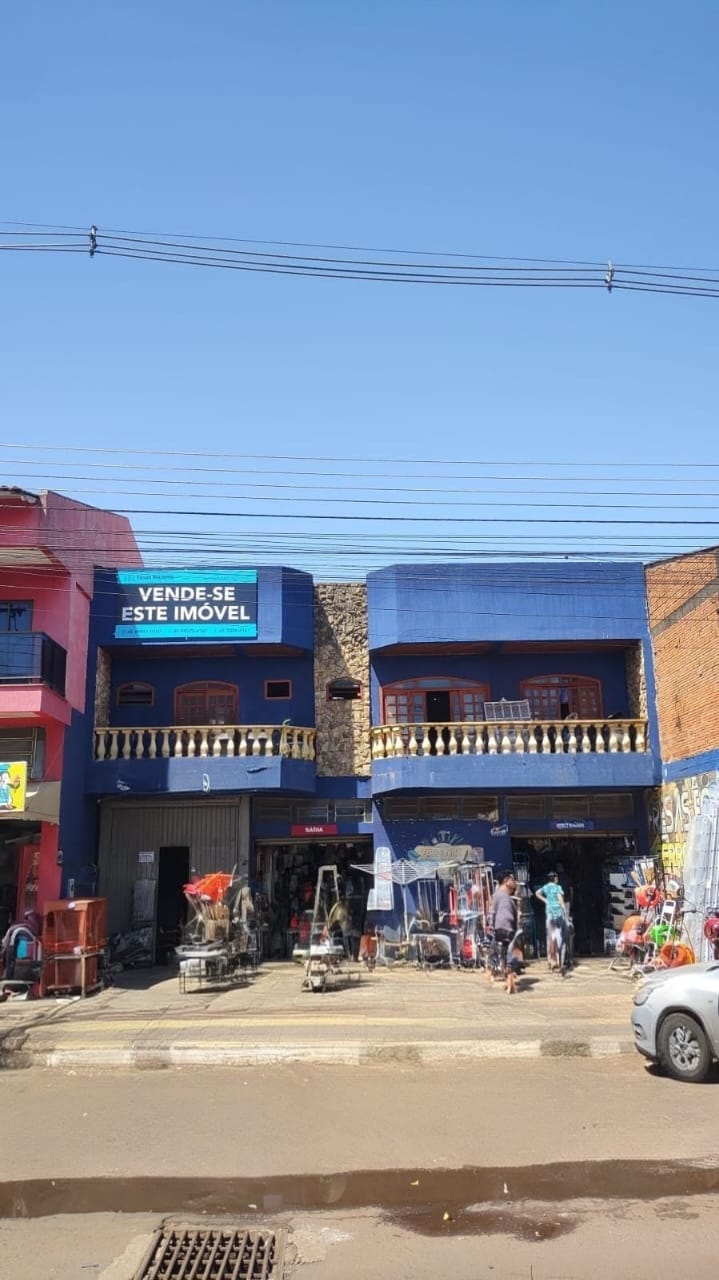 Prédio Comercial na Avenida Morenitas